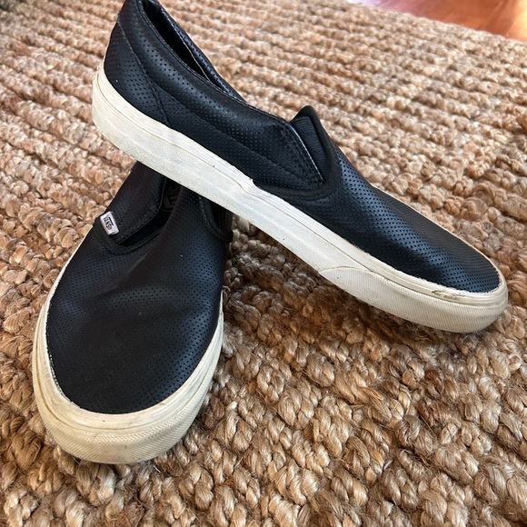 Vans size 9.5 women’s black and white flats - Picture 10 of 10